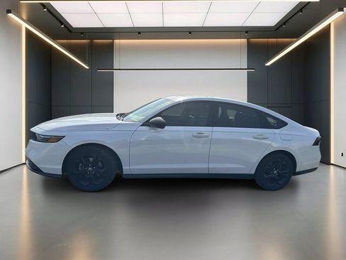 Used 2025 Honda Accord SE image 2