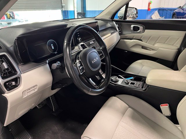 Used 2022 Kia Sorento SX Prestige w/ Panoramic Sunroof Package AWD/4WD image 22
