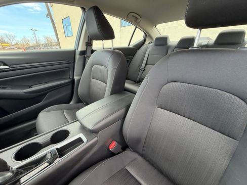 Used 2025 Nissan Altima 2.5 SV image 35