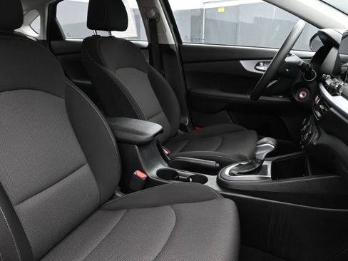 Used 2023 Kia Forte LXS image 27