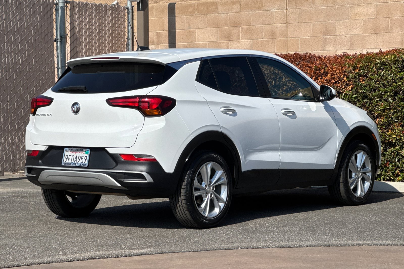 Used 2023 Buick Encore GX Preferred w/ Cold Weather Comfort Package FWD image 4