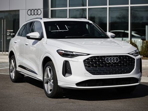 New 2025 Audi Q5 Premium Plus image 2