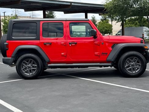 Used 2024 Jeep Wrangler Unlimited Sport AWD/4WD image 10