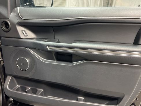 Used 2024 Ford Expedition XLT image 9