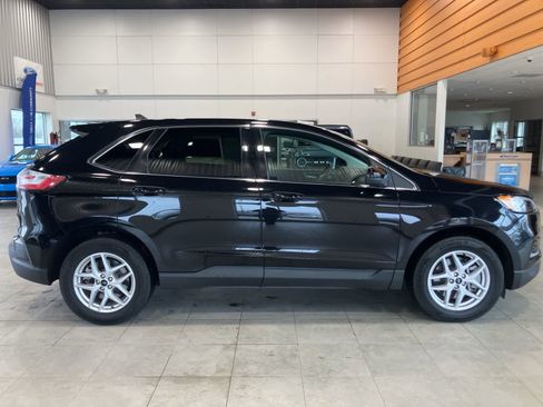Used 2024 Ford Edge SEL image 4