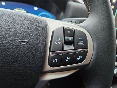 New 2026 Ford Explorer Active RWD image 14