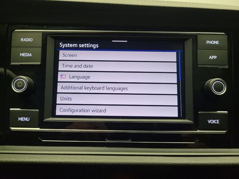 Used 2023 Volkswagen Jetta SE FWD image 25