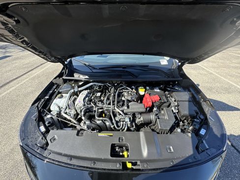 New 2026 Nissan Sentra SR w/ SR Premium Package FWD image 37
