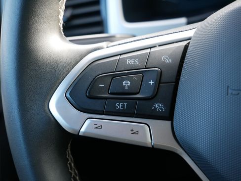 Used 2021 Volkswagen Atlas Cross Sport SEL Premium image 24