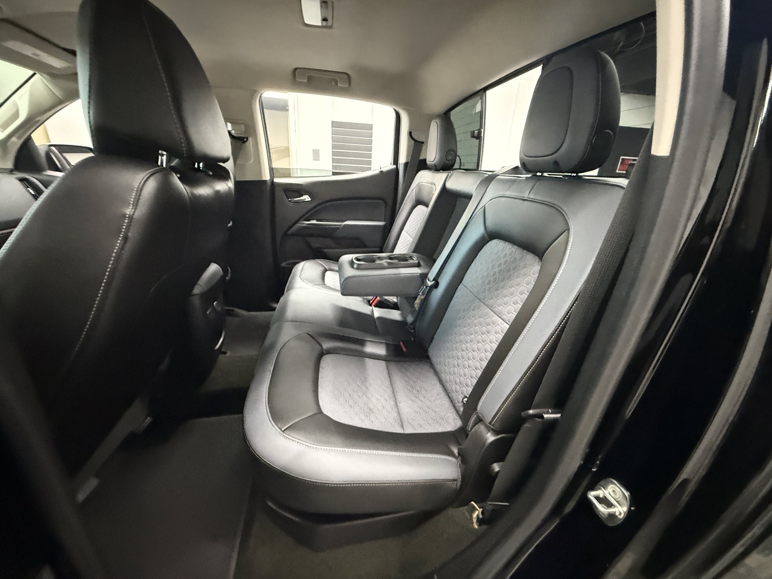 Used 2017 Chevrolet Colorado Z71 AWD/4WD image 25