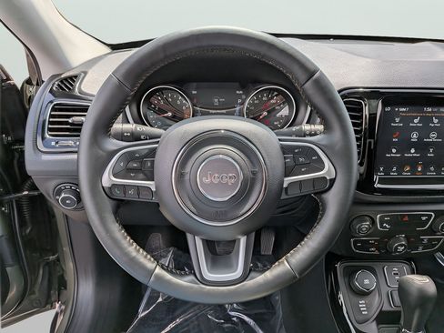 Used 2018 Jeep Compass Limited w/ Navigation Group AWD/4WD image 18
