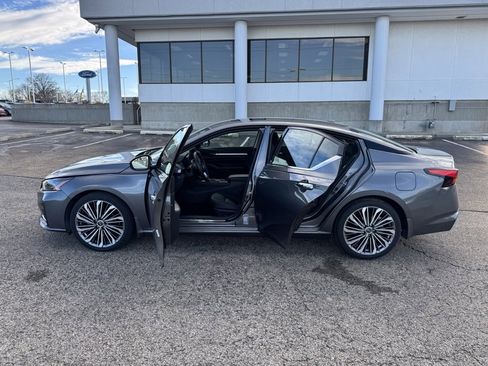 Used 2024 Nissan Altima 2.5 SL image 4