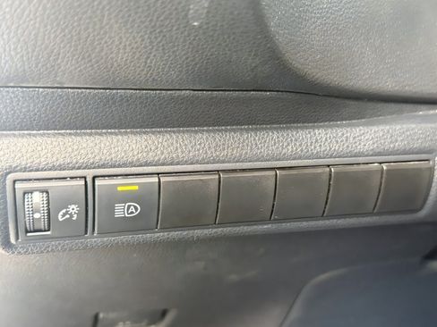 Used 2021 Toyota Corolla SE image 21