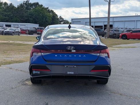 Used 2025 Hyundai Elantra SEL FWD image 4