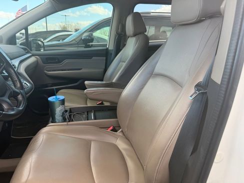 Used 2018 Honda Odyssey EX-L image 3
