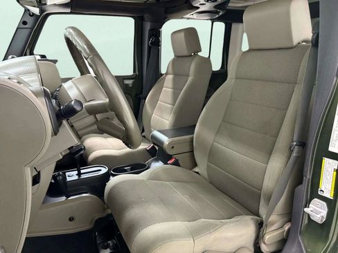 Used 2007 Jeep Wrangler Unlimited Sahara w/ Trailer Tow Group image 12