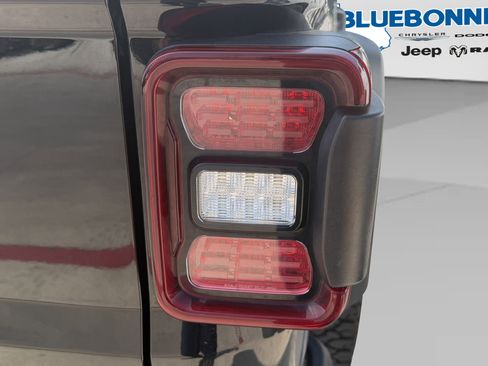 Certified 2020 Jeep Gladiator Rubicon AWD/4WD image 8