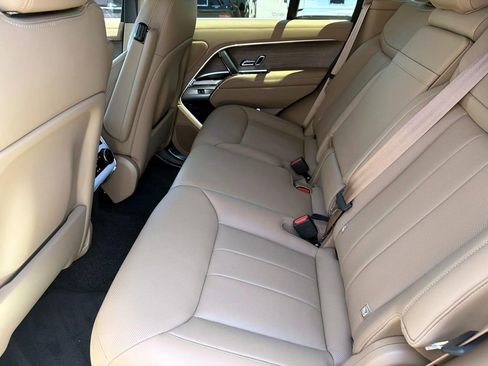 New 2026 Land Rover Range Rover SE AWD/4WD image 13