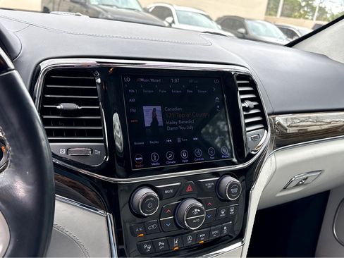 Used 2019 Jeep Grand Cherokee Summit image 9