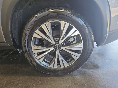 Used 2023 Nissan Rogue SV FWD image 22