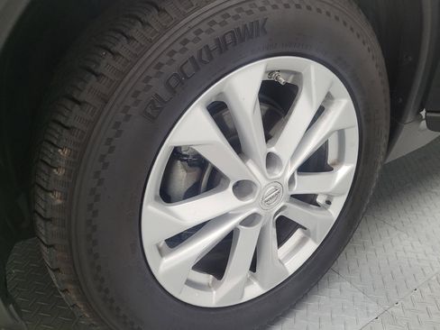 Used 2015 Nissan Rogue SV FWD image 31