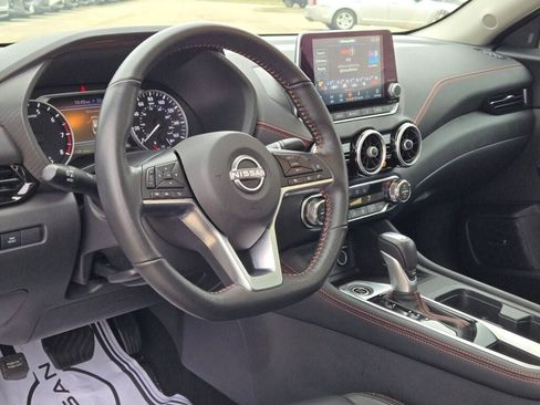 Used 2025 Nissan Sentra SR w/ SR Premium Package image 25