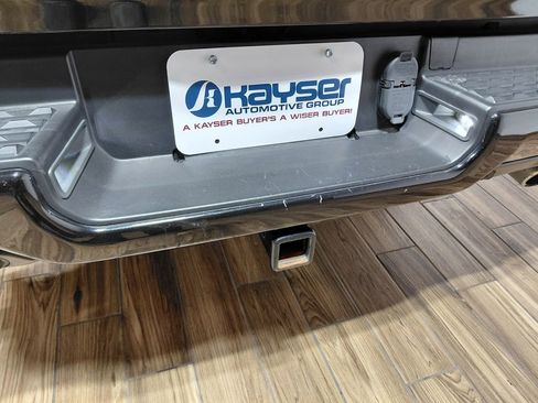Used 2022 RAM 1500 Laramie AWD/4WD image 33