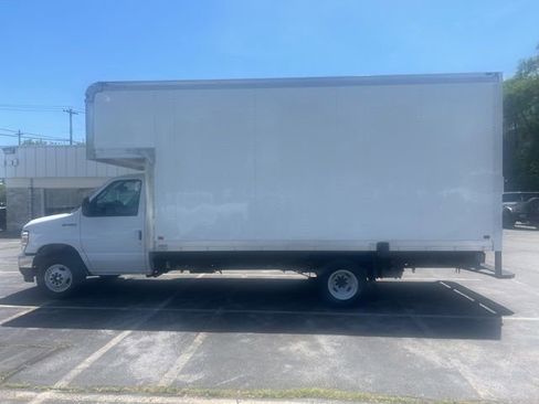 New 2027 Ford E-450 and Econoline 450 Super Duty w/ Power Equipment Group RWD image 4