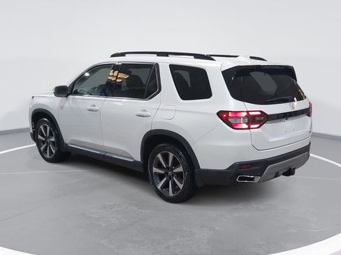 Used 2023 Honda Pilot Touring image 7