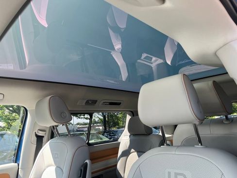 New 2025 Volkswagen ID. Buzz 1st Edition image 17