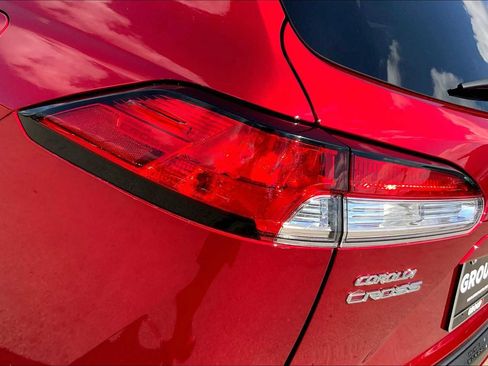 Used 2025 Toyota Corolla Cross LE FWD image 28