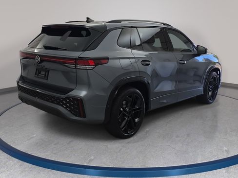 New 2026 Volkswagen Tiguan SE R-Line FWD image 5