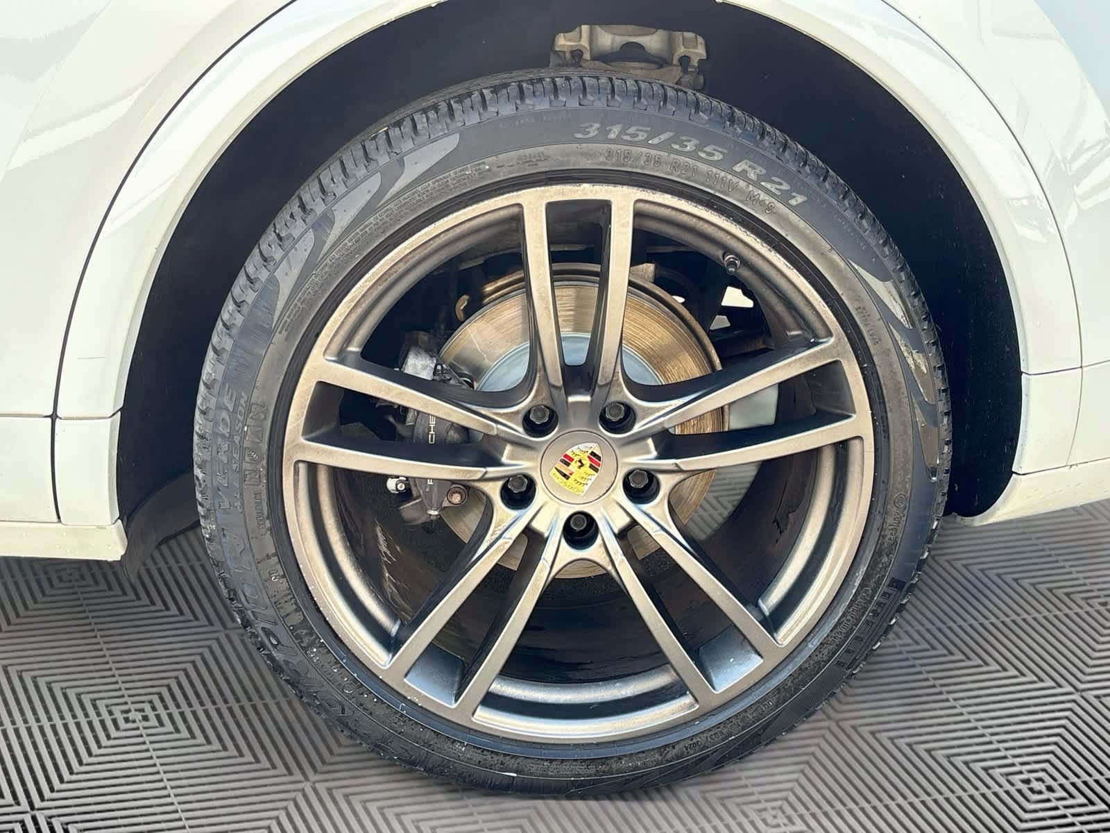 Used 2020 Porsche Cayenne AWD/4WD image 33