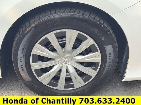 Used 2022 Toyota Camry LE FWD image 27