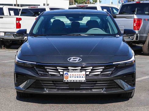 New 2026 Hyundai Elantra SEL Sport FWD image 2