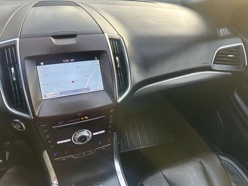 Used 2019 Ford Edge Titanium w/ Equipment Group 301A AWD/4WD image 33