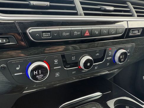 Used 2019 Audi Q7 3.0T Premium Plus w/ Premium Plus Package image 35