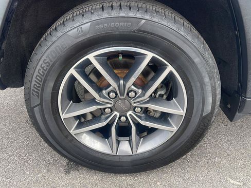 Used 2019 Jeep Grand Cherokee Limited RWD image 11