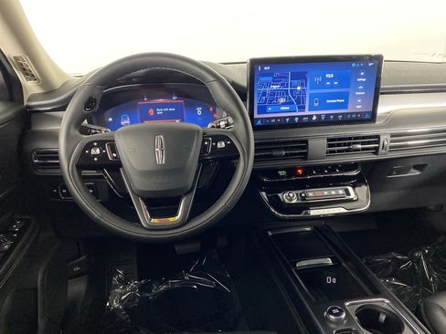 Used 2024 Lincoln Corsair AWD w/ Equipment Group 101A image 20