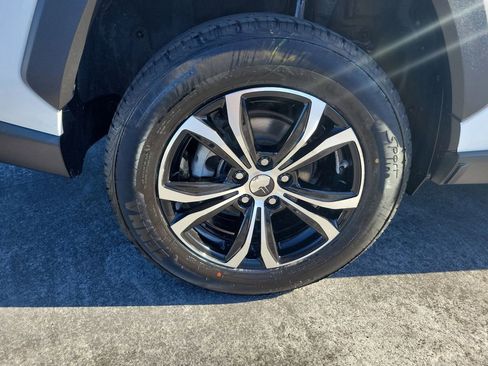 Used 2021 Toyota RAV4 LE image 7