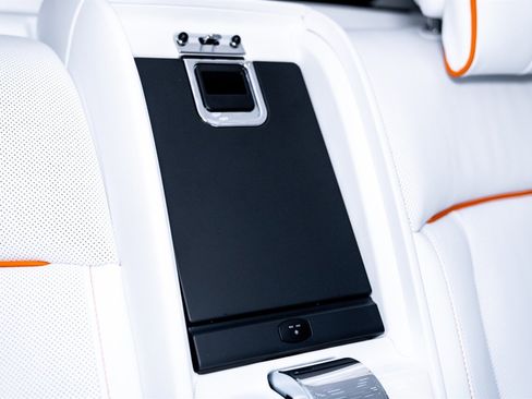 Used 2026 Rolls-Royce Phantom Sedan image 17