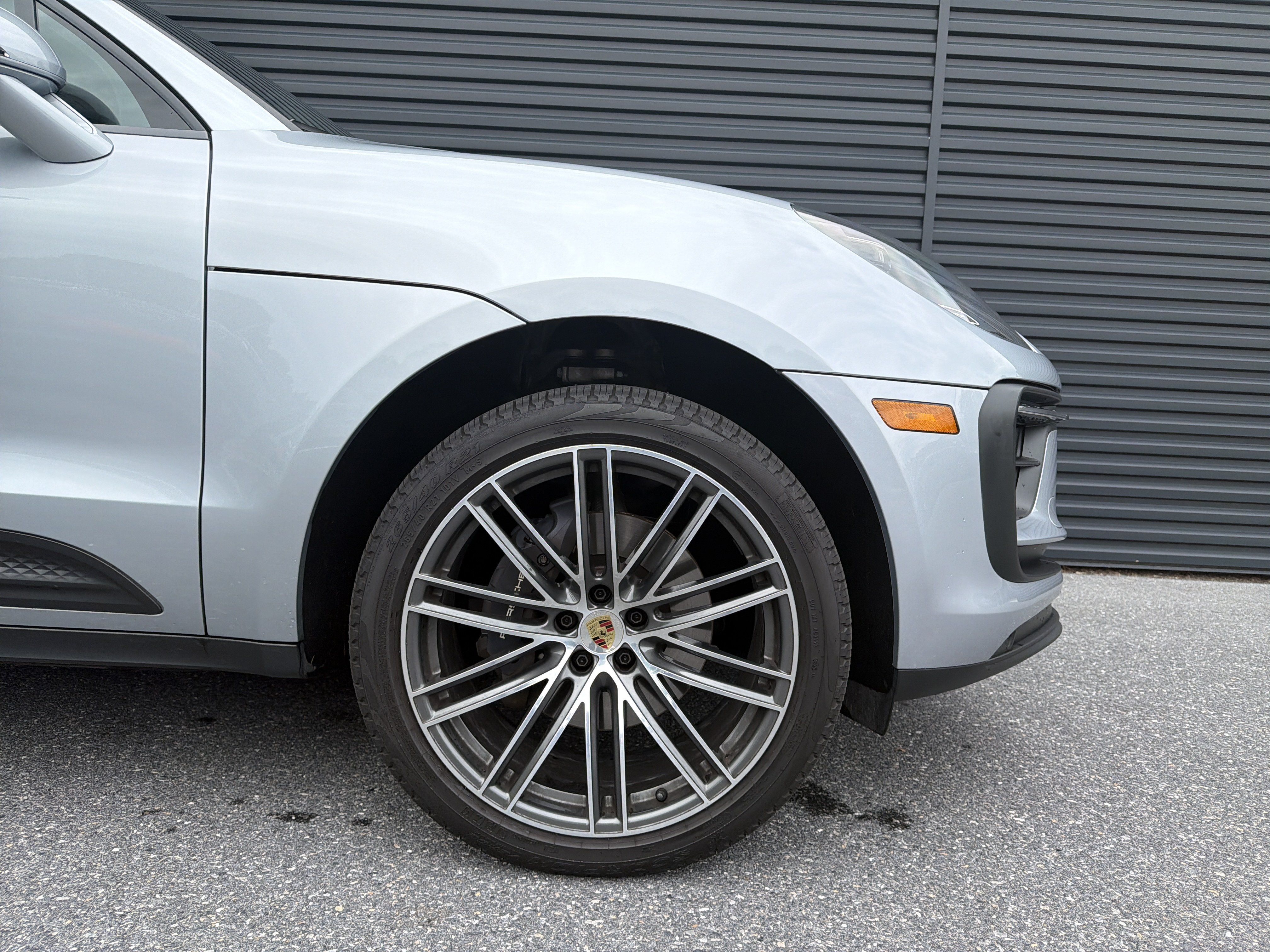 Certified 2026 Porsche Macan AWD/4WD image 9