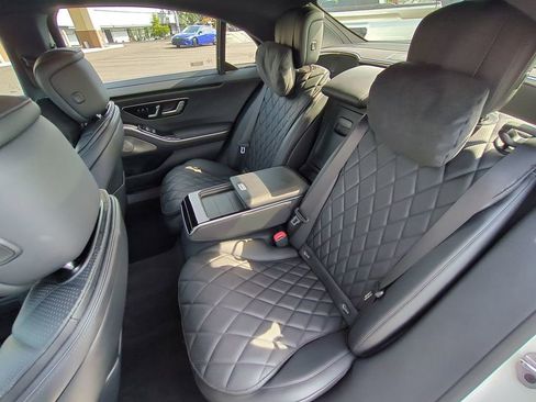 Used 2023 Mercedes-Benz S 580 4MATIC Sedan w/ AMG Line image 12