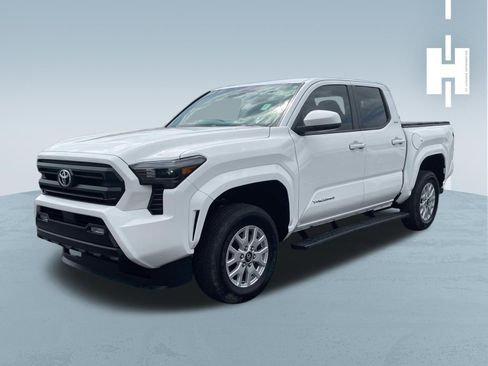 Used 2024 Toyota Tacoma SR5 AWD/4WD image 3