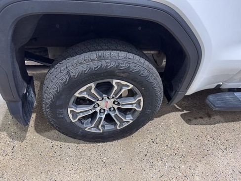 Used 2023 GMC Sierra 1500 SLE image 28