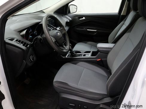 Used 2018 Ford Escape SE w/ SE Sync 3 Package FWD image 11