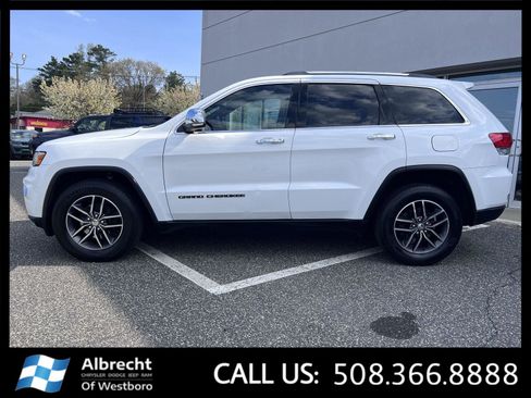 Used 2018 Jeep Grand Cherokee Limited AWD/4WD image 2
