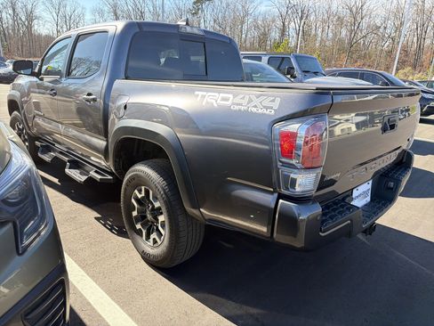 Used 2021 Toyota Tacoma TRD Off-Road image 8