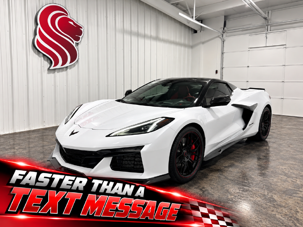 Used 2025 Chevrolet Corvette Z06 RWD image 1
