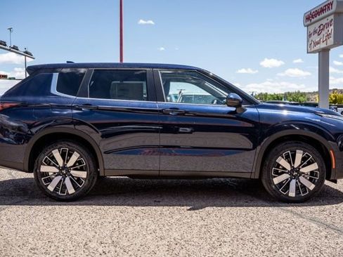 New 2026 Mitsubishi Outlander SE FWD image 4